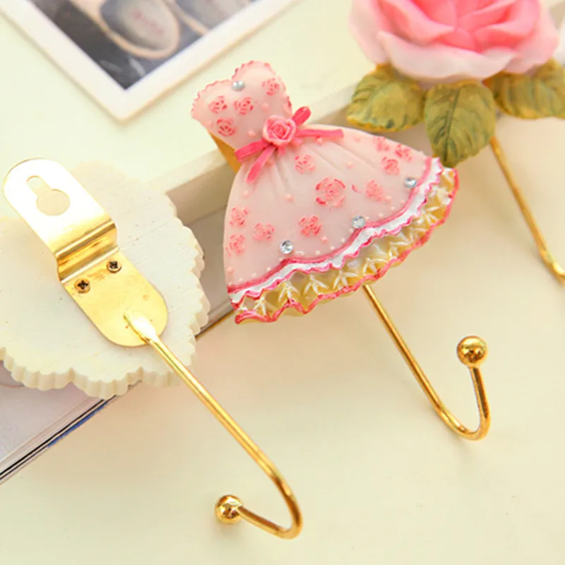 Rose Flower Shape Resin Sticky Hook Towel Key Bag Holder Hanger Organized Storage Rack Home Decor Wall Shelf