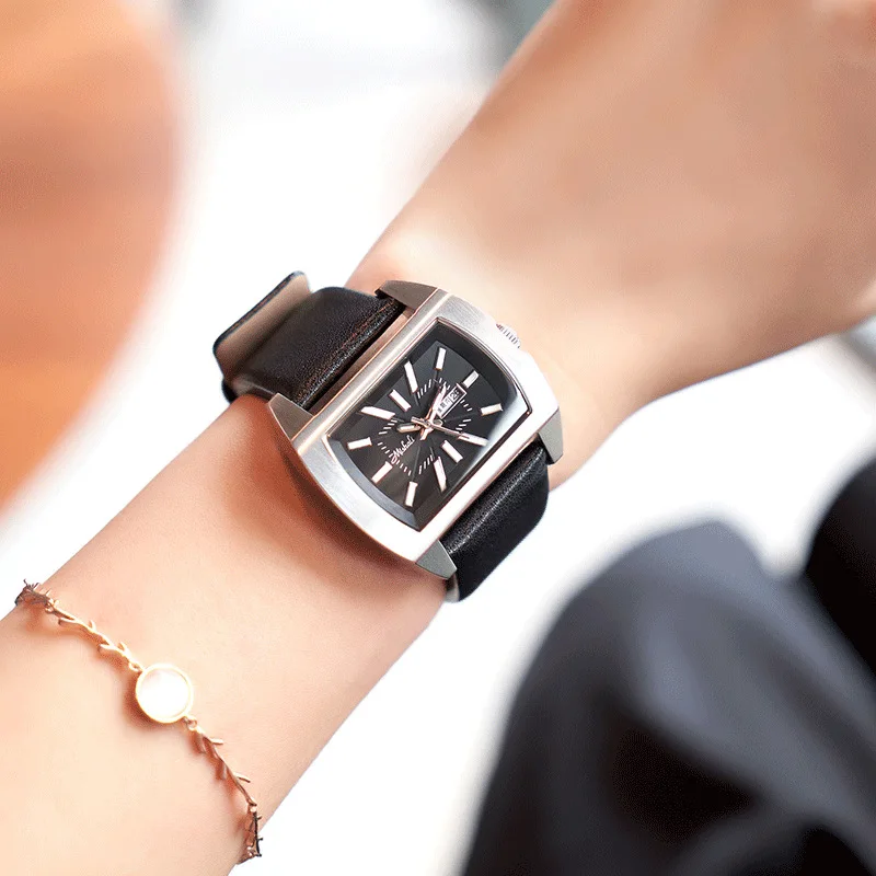Retro new luxury noble and generous women's watch automatic dial waterproof belt quartz watch fashion trend student