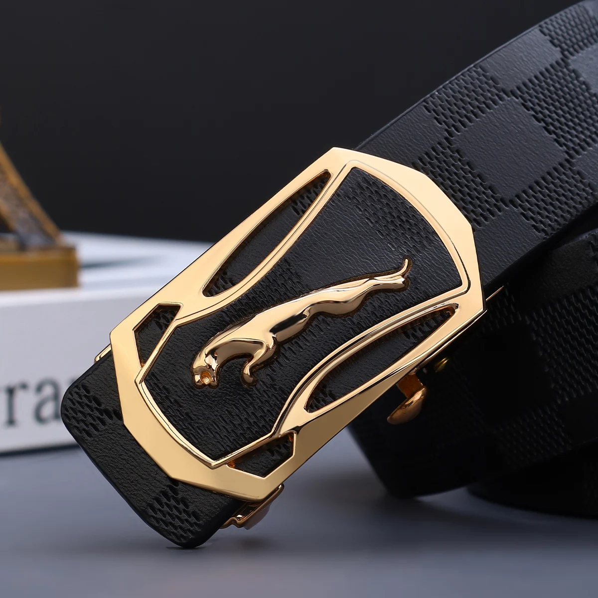 حزام جلدي للرجال بإبزيم معدني أوتوماتيكي متين للاستخدام اليومي، حزام عمل عصري، خيار هدية مثالي