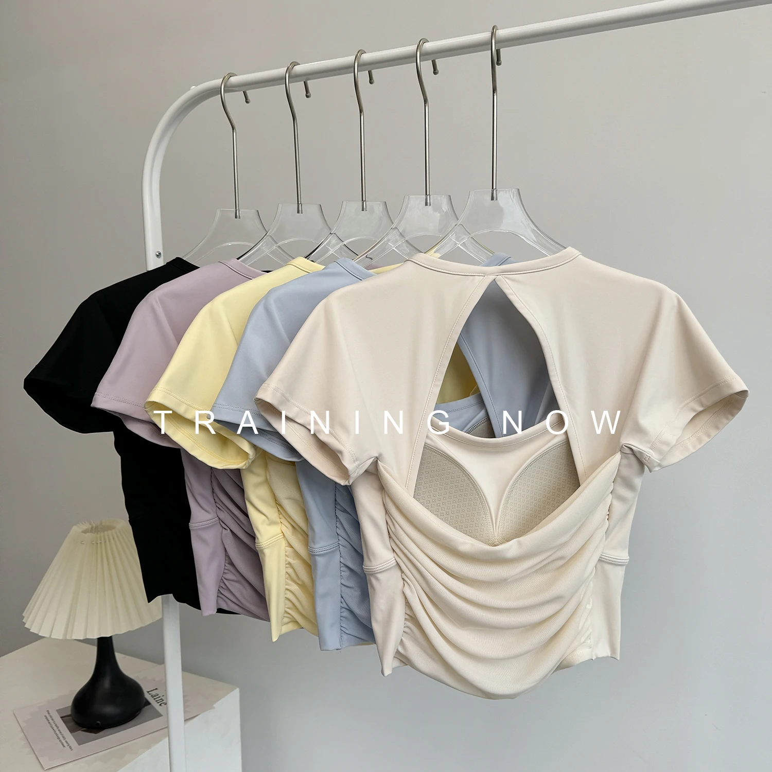 

Спортивное женское красивое боди с короткими рукавами и нагрудной подушечкой для занятий йогой, сексуальное боди с полой красивой спиной для бега