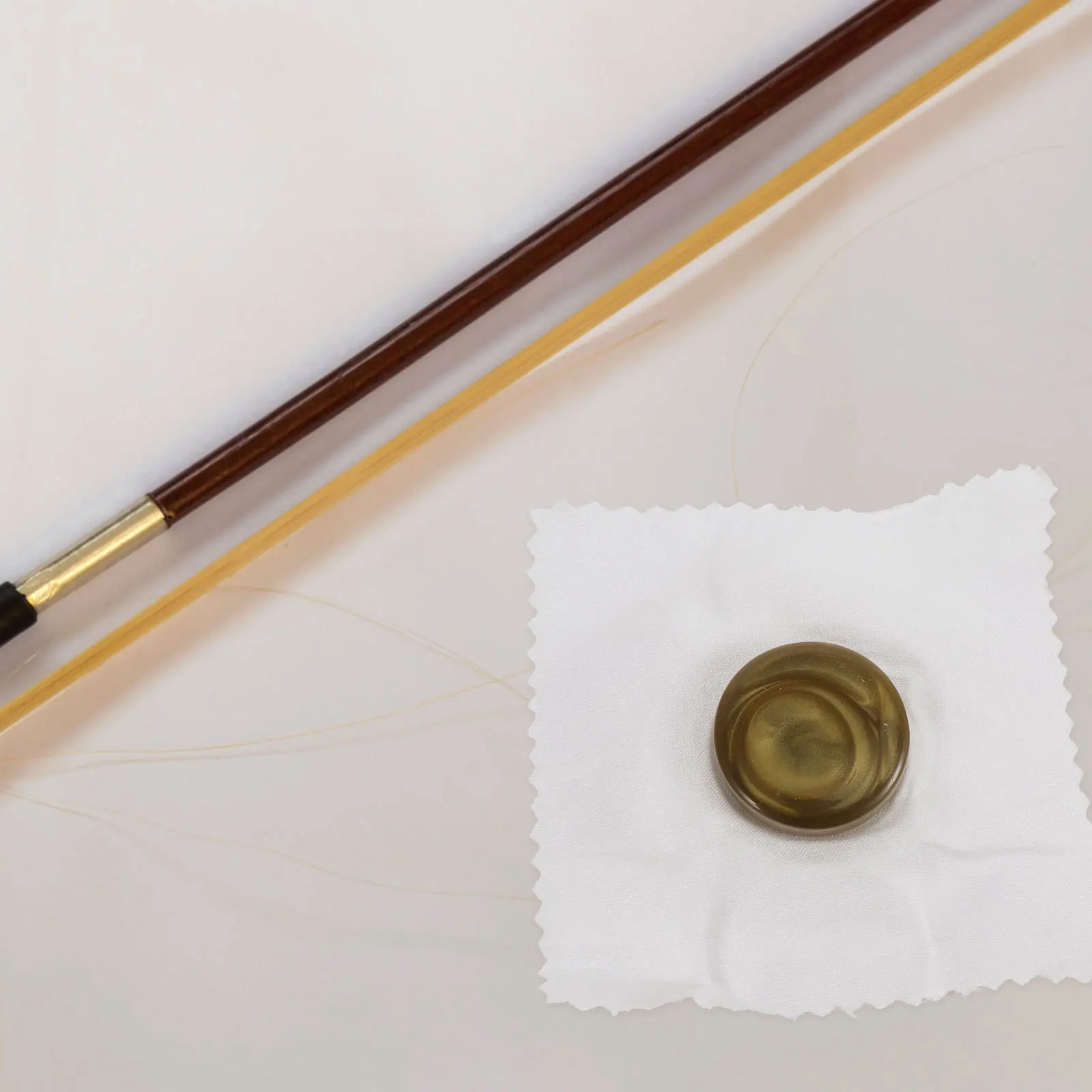 

Violin Rosin Handmade Rounded Low Powder Rosin for String Maintenance Professional Violin Maintenance Supplies Portable