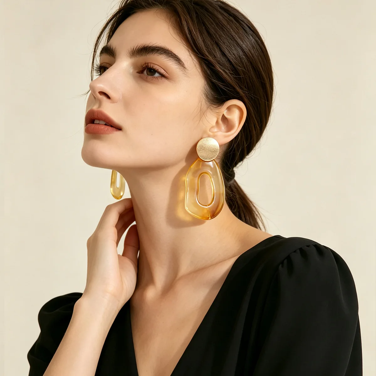 AliExpress smudged resin earrings women's face small dark amber caramel stud earrings niche geometric exaggerated oval earrings