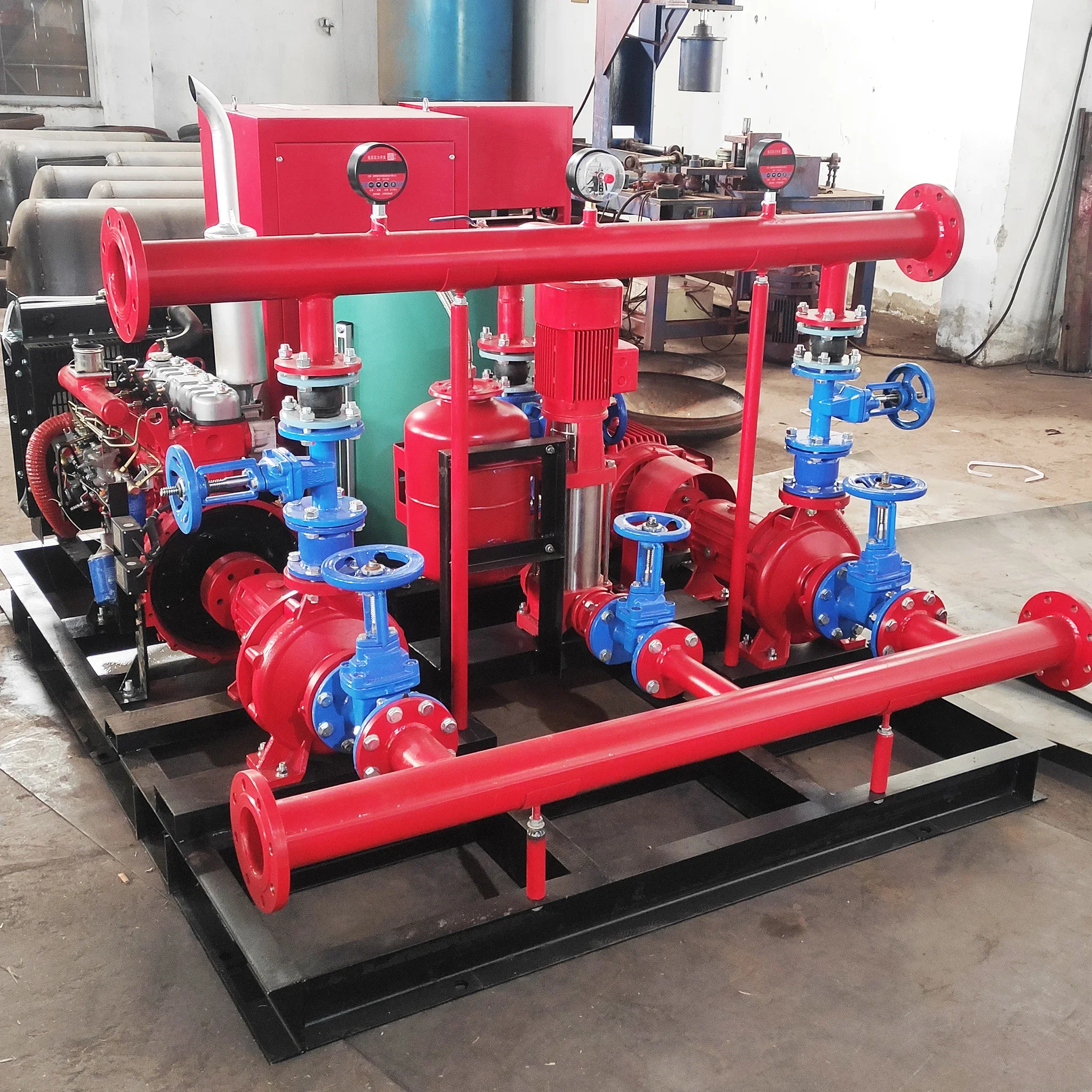 Fire pump with control system, automatic manual control. NFPA20 standard.