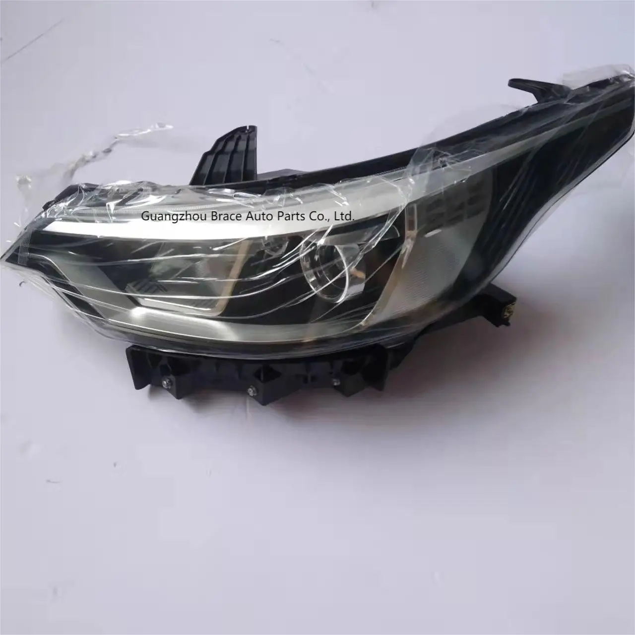 Auto Parts Headlight Front Lamp For FAW Junpai D60 Xiali T012 81150-1FA20