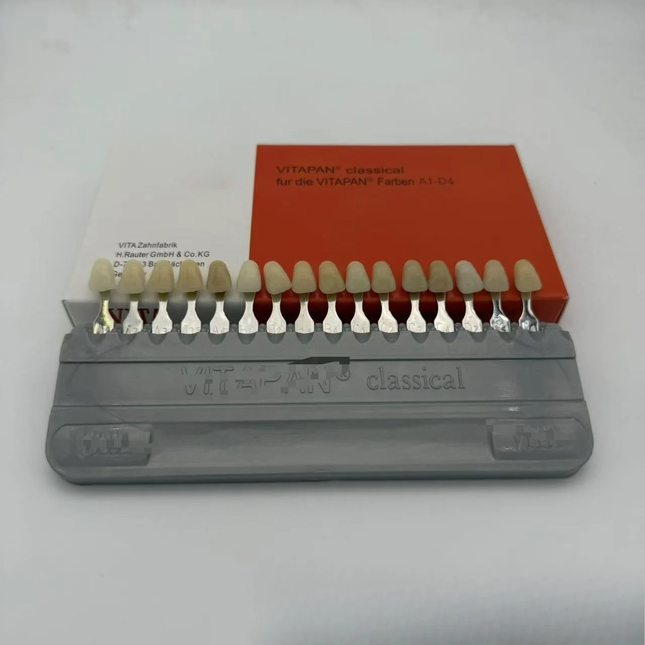 

1Box Dental Material 16Color Palette Tooth Color Comparison Specialized Composite Resin Oral Cavity Colorimetric Tool Laboratory