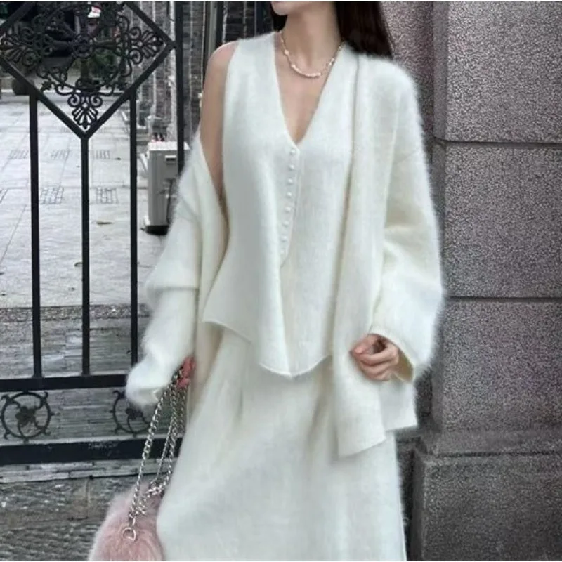 Beautiful Gentle Suit Women's White Sweater Jacket Knitted Vest Tea Wear A Complete Set of New Skirts