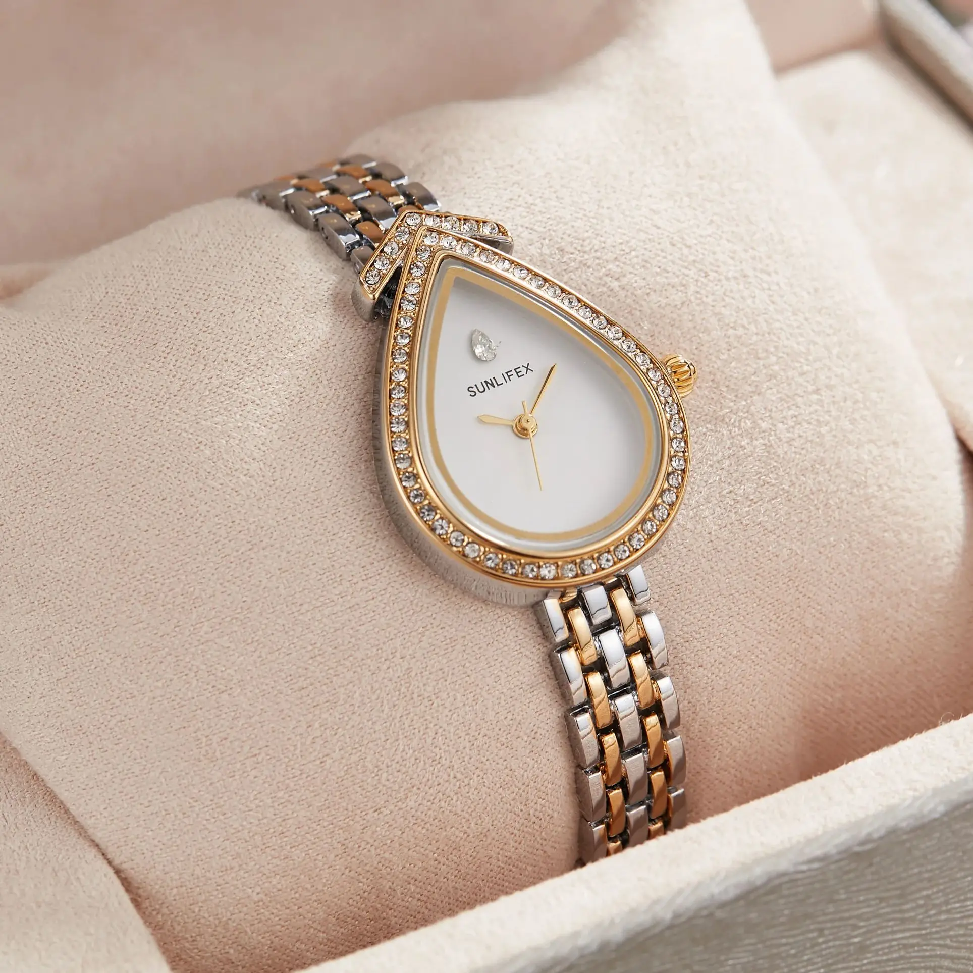 فريدة من نوعها شكل قطرة الماء ووتش الفولاذ المقاوم للصدأ ساعة اليد حزام عارضة السيدات كوارتز ساعة الساعات العصرية