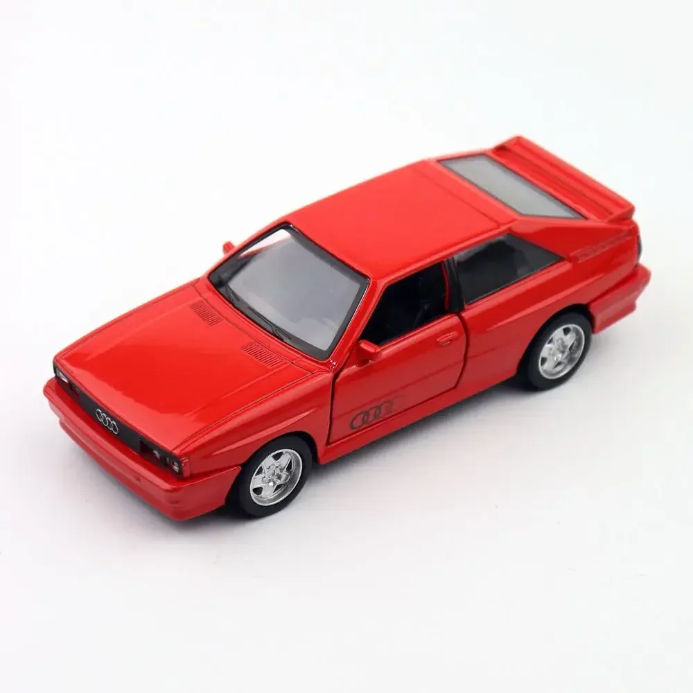 Coche de juguete modelo Audi Quattro para niños, rueda libre en miniatura, se pueden abrir puertas traseras que, colección de Metal fundido a presión, 1:36, 1980