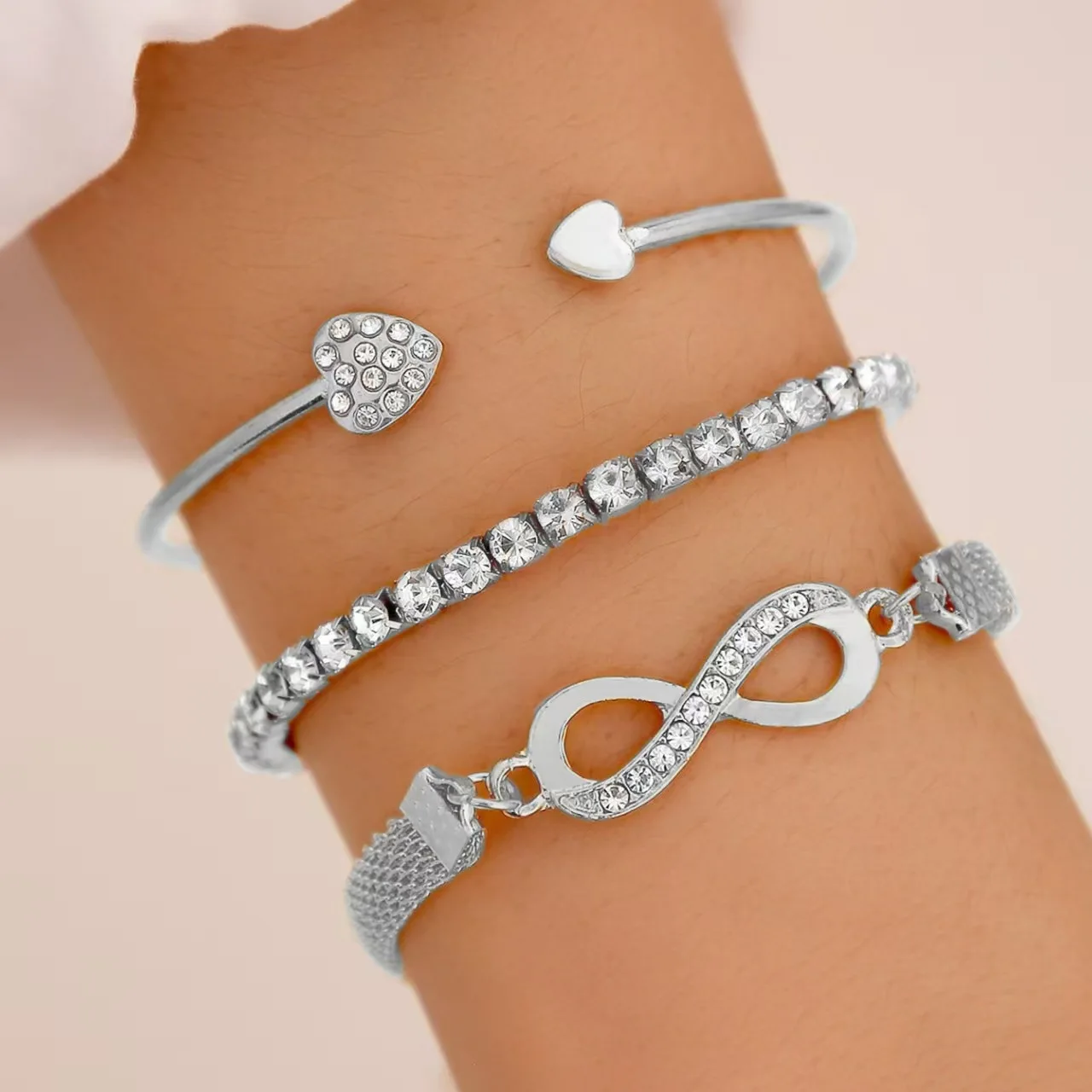 Three Pieces of New Women's Heart-shaped Open Bracelet Design Creative Retro Simple Lucky 8-shaped Bracelets 2026 New Jewelry Jp