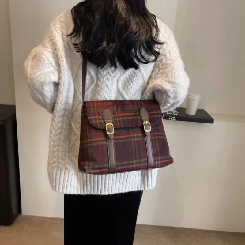 Women's Classic Cloth Checkered Pattern Shoulder Bag Winter Fashion Causual Crosssbody Messenger Bag Female Luxury Retro Handbag