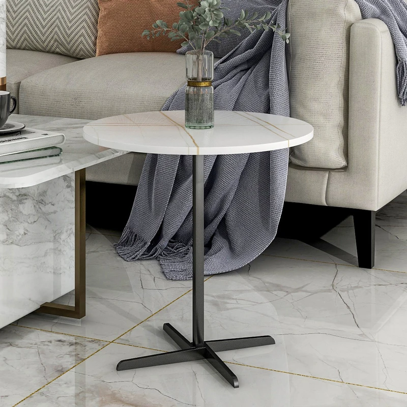 

A few side tables by the sofa, a light luxury rock board living room, a small coffee table, a corner table, a bedside cabinet