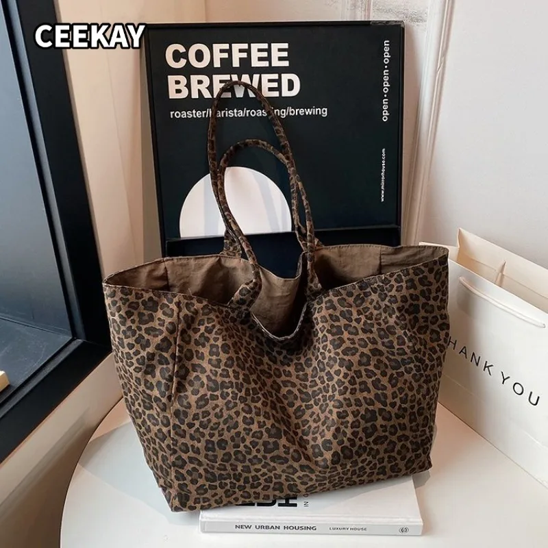 CEEKAY Vintage Leopard Print Oversized Tote Bag Soft Light Portable Shoulder Purse for Coffee Trips Edgy Feminine Commute Street