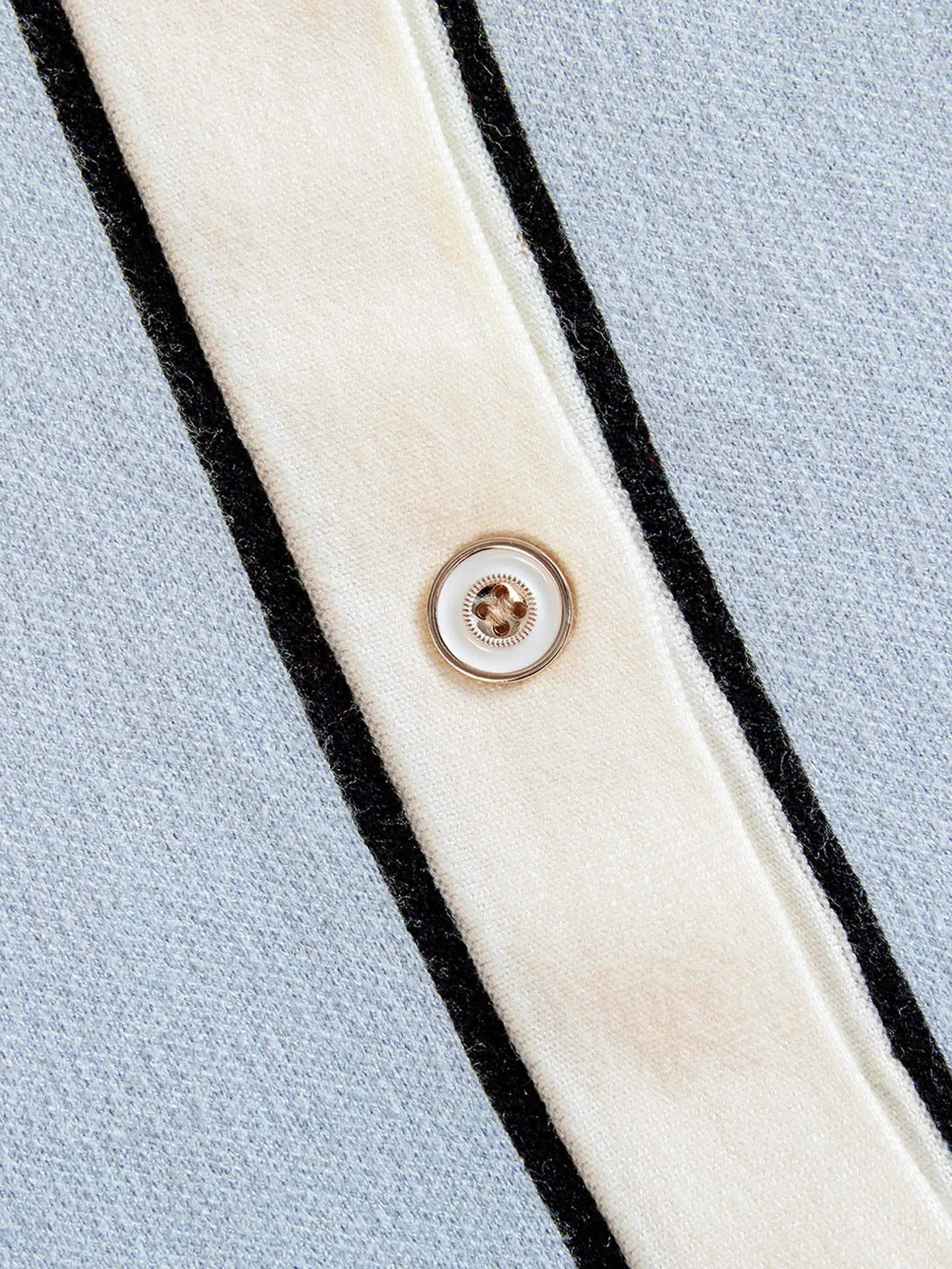 여성 크롭 가디건 스웨터 크루넥 긴팔 버튼 스웨터 한국 패션 니트 트렌디 스웨터 2025