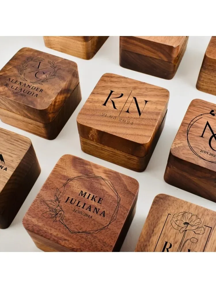 1 SZT. Darmowe, personalizowane drewniane pudełko na pierścionek z możliwością indywidualnej personalizacji, prezent na rocznicę ślubu, pudełko na pierścionki z drewna orzechowego z grawerem, zaręczynowe. — zdjęcie 2
