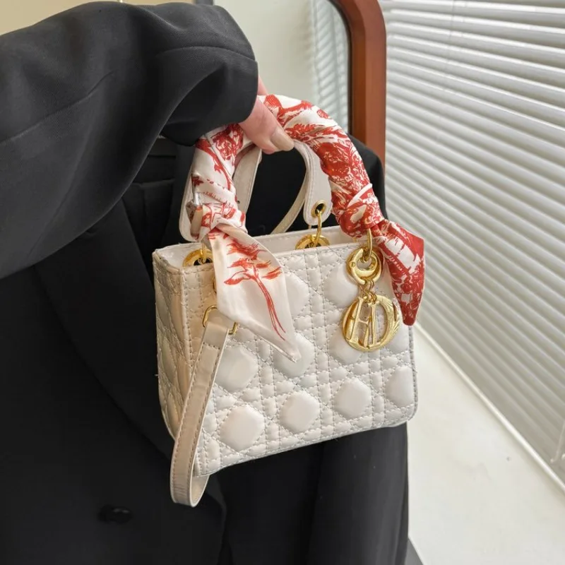 

Женская современная сумка через плечо в модном стиле для офисного использования и социальных встреч Шикарная универсальная сумка