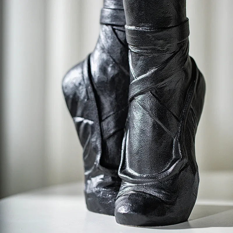 

X20Ceramic Vase Ballet Shoes Dancer Realistic Portrait Sculpture Flower Vase Flower Arrangement Crafts Home Decoration Accessori