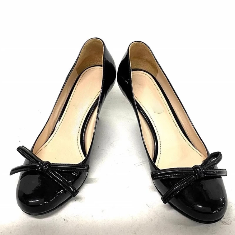 Hohe Erscheinung stufe in Form einer wasserdichten Plattform mit flacher Schleife