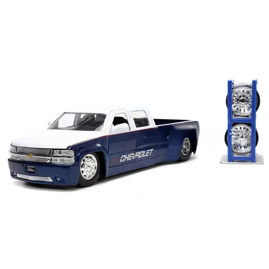 Jada 1:24 1999 Chevrolet Silverado Dually Pickup High Simulation Diecast Car Metal Alloy Model Car Toys Gift Collection