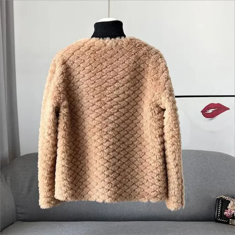 2024 Winter Women Fashion imitate Wool Coat O-Neck Single Breasted Casual Lamb Fleece Overcoat Fashion New Lady Jacket