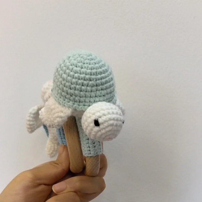 Handmade Crochet Cartoon Sea ​​Turtle Animal Baby Rattle Toys Safe Beech Wood Newborn Handhold Teething Ring Baby Teether