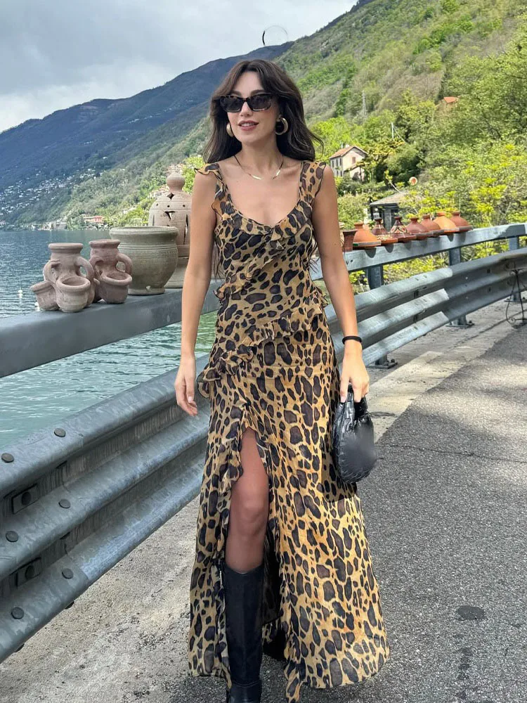 TRAFZA 2024 Woman Chic V-Neck Sleeveless Backless Slim Beach Party Dress Women Summer Vintage Leopard Fold Print Long Dress