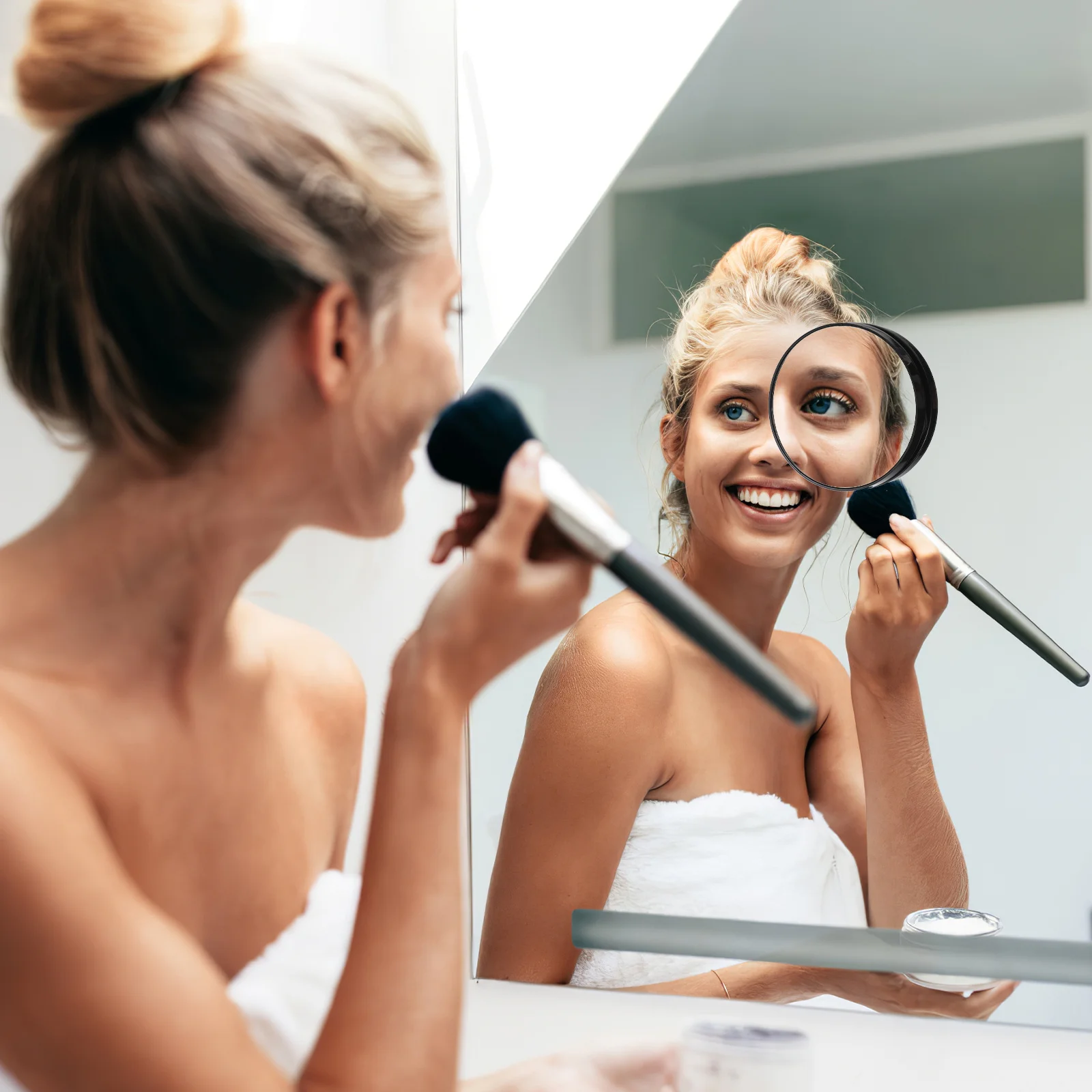 Miroir de maquillage loupe 5x, miroir de poche rond Compact de 8.8cm, montable au mur de salle de bains avec 2 ventouses de voyage