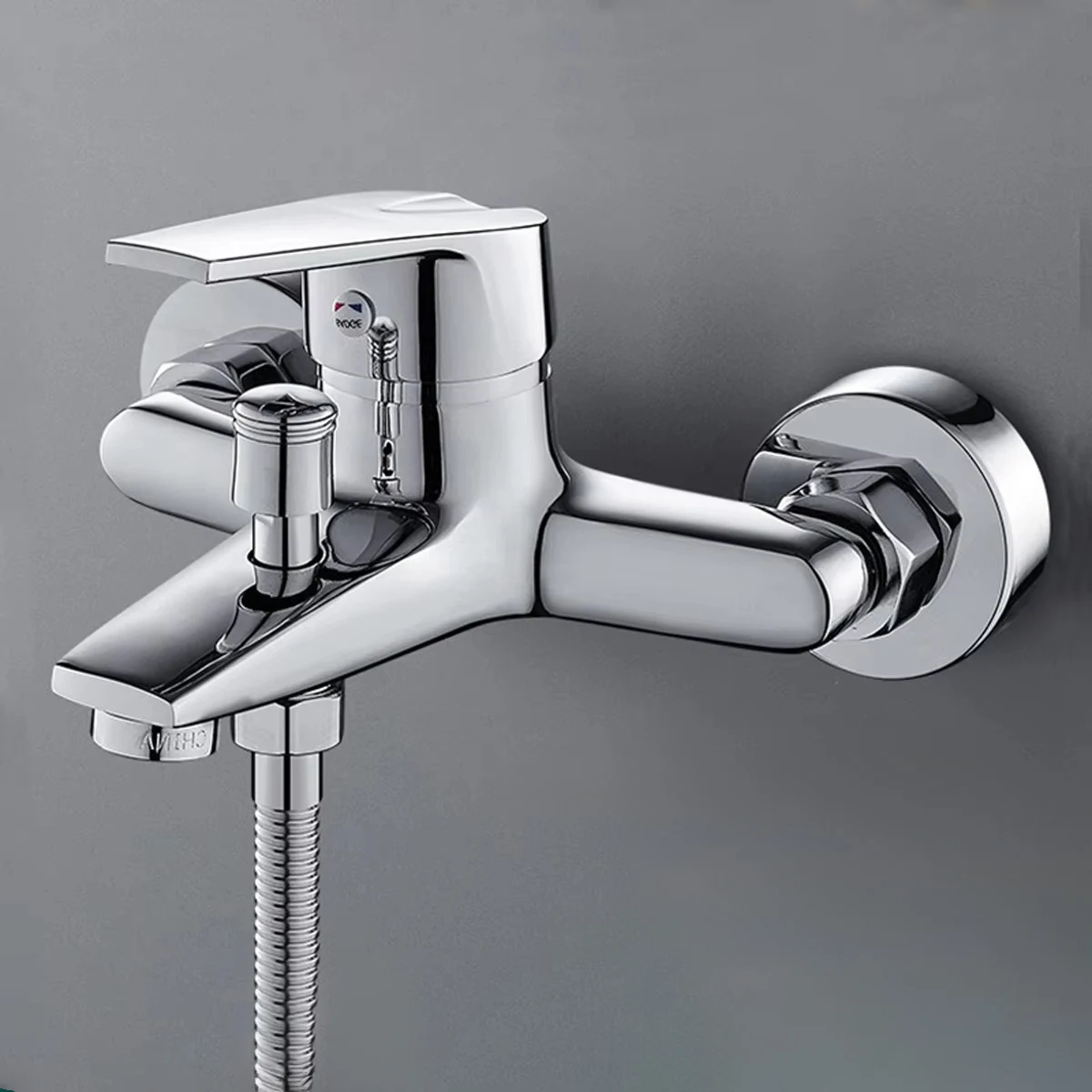 Triple hot and cold water faucet, copper mixing valve, bathtub showerhead mixing valve, pressurized shower faucet