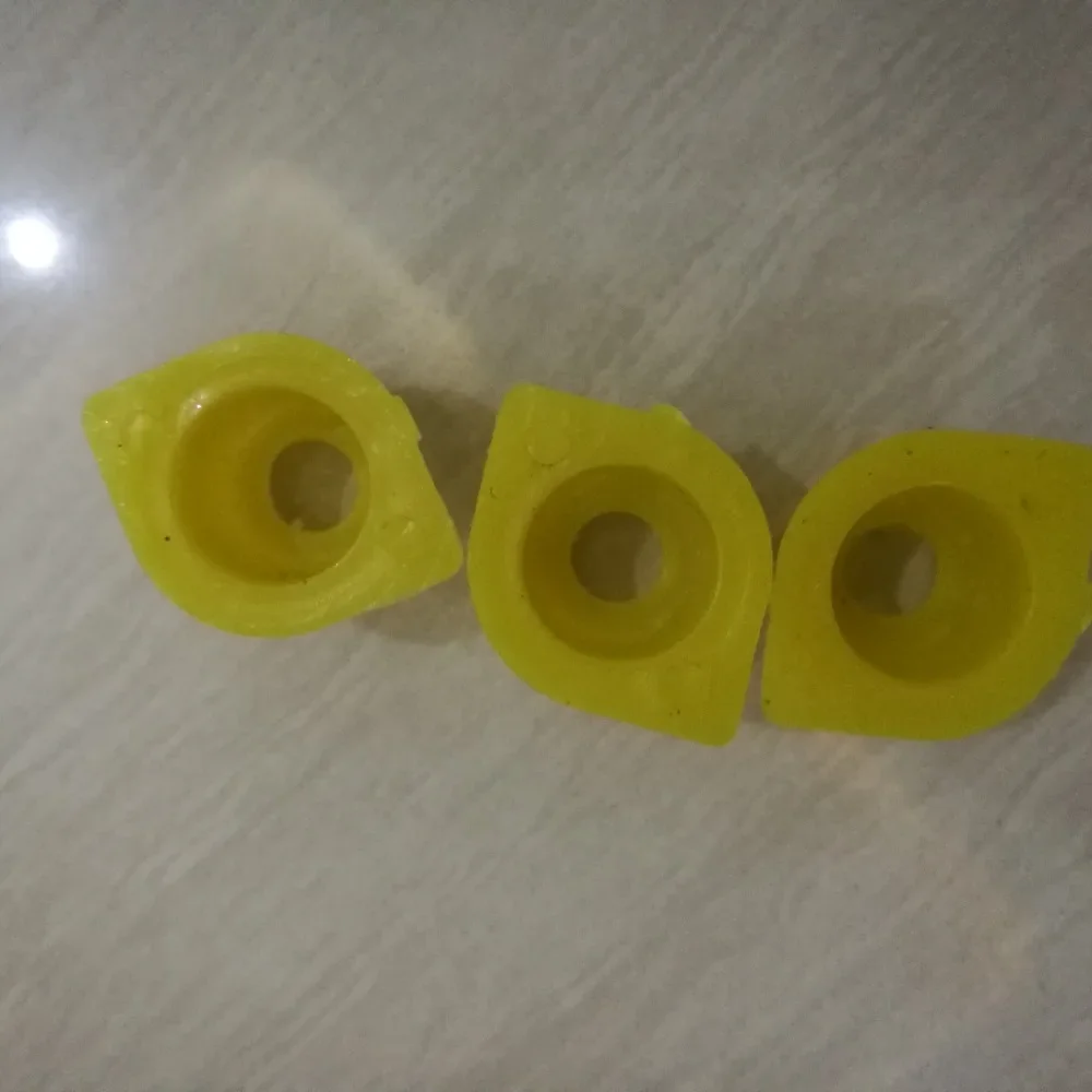 500/1000PCSBeekeeping Bee queen Cage Accessories Yellow Pedestal Guard Longwall Shield Queen Cage Cover Bee Tools 500 Pcs