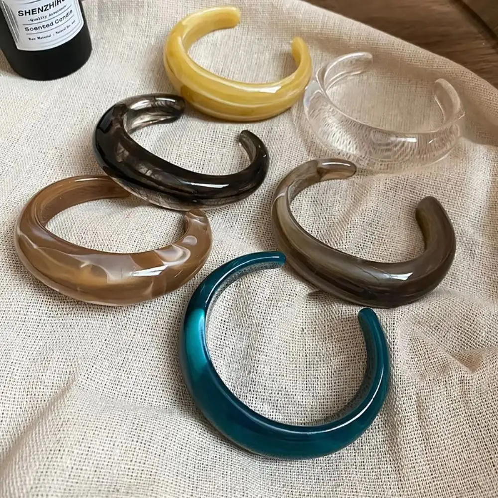 Minimalist Acrylic Acrylic Bangle Shiny Face Open Style Acrylic Bracelet Light Luxury Translucent Color Open Bracelet For Women