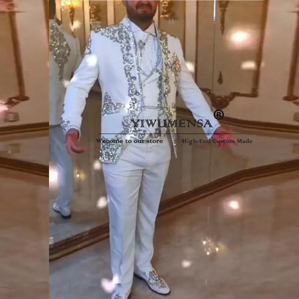 Unique Design White Suits Men For Wedding Sparkly Beaded Metal Embellished Prom Blazer Besopoke Formal Party Groom Tuxedos 2024