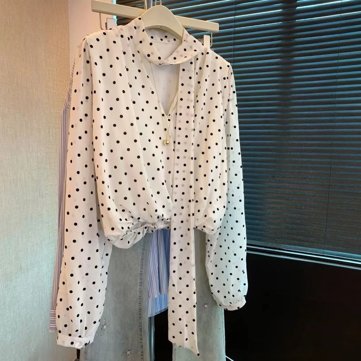 Miu Style V-Neck Polka Dot Long Sleeve Women's Shirt Autumn Waist Cinching Slimming Chiffon Spicy Girl Hanging Neck Draped Top