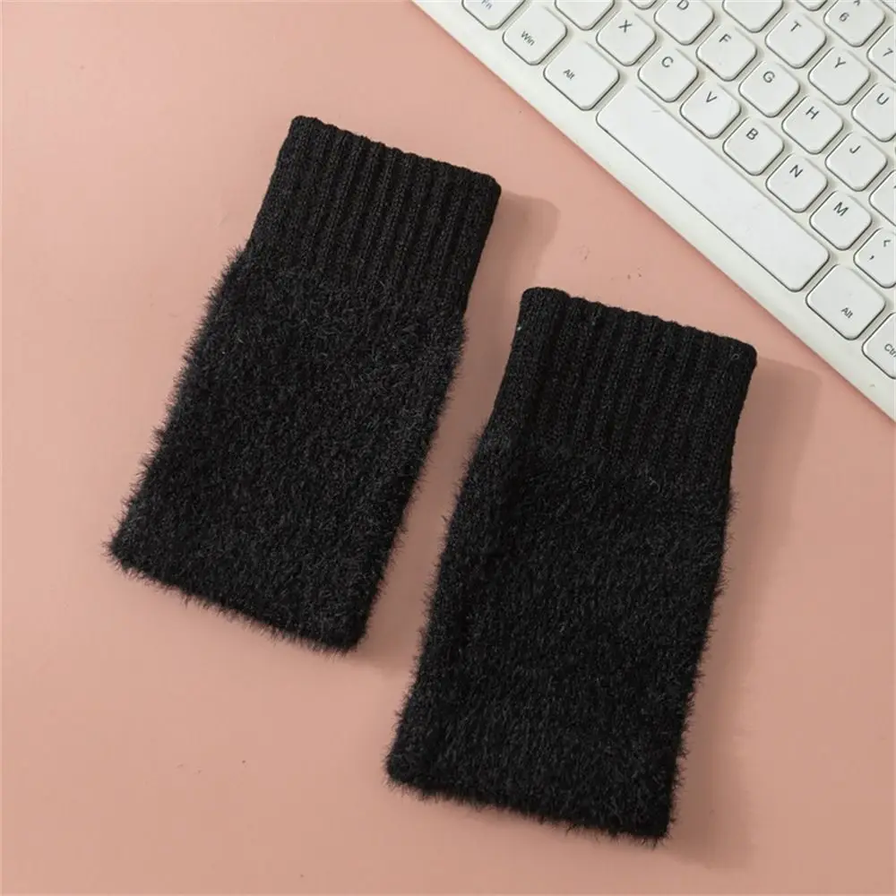 قفازات نصف إصبع محبوكة من القطيفة ، أحادية اللون ، ناعمة ، بدون أصابع ، دافئة ، كتابة مكتبية ، طالبة ، بنات ، موضة