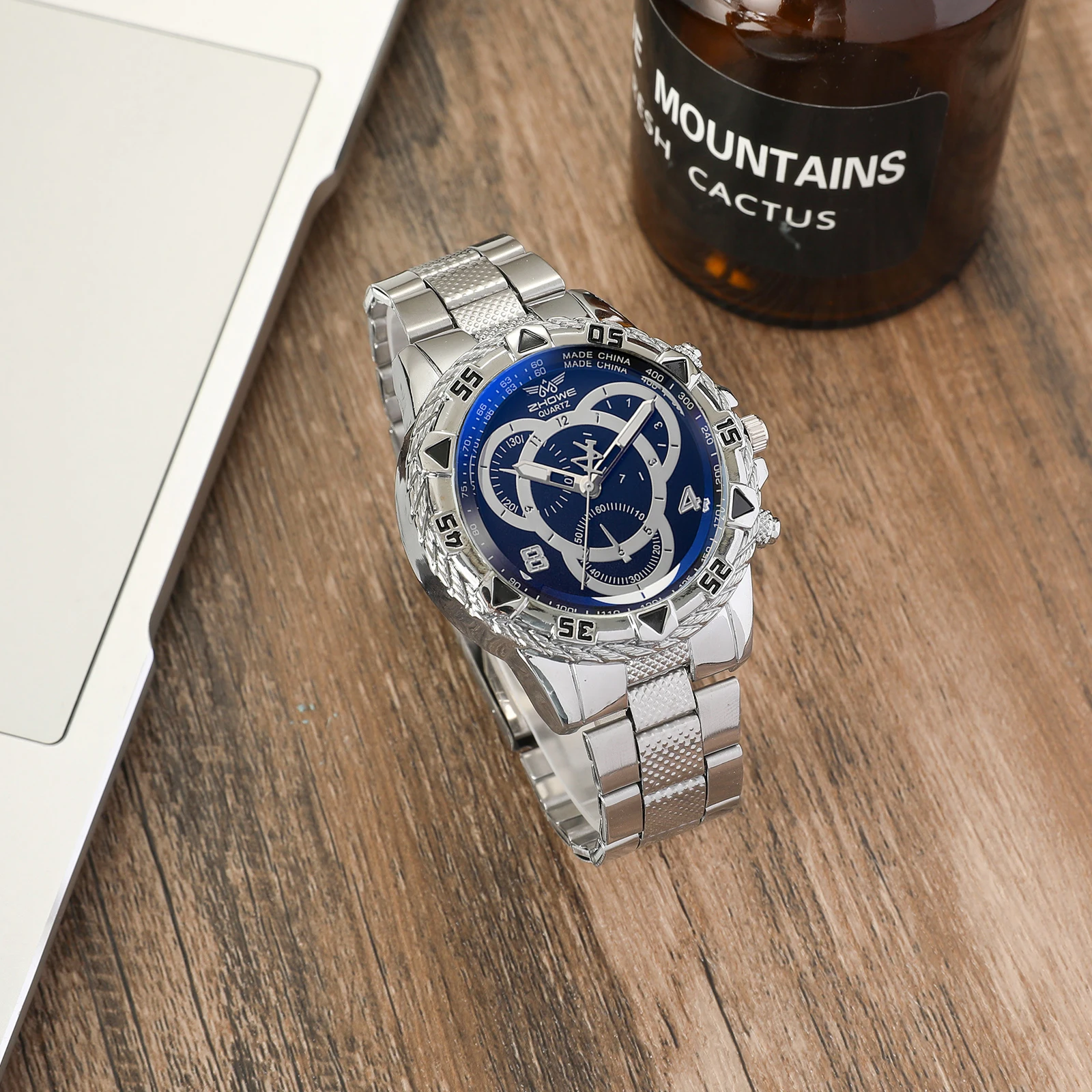 แฟชั่นผู้ชายแสงสีฟ้าหน้าปัดใหญ่นาฬิกาควอทซ์เหล็กวงแว่นกันแดดเข็มขัดกระเป๋าสตางค์กล่องของขวัญ 4 ชิ้น