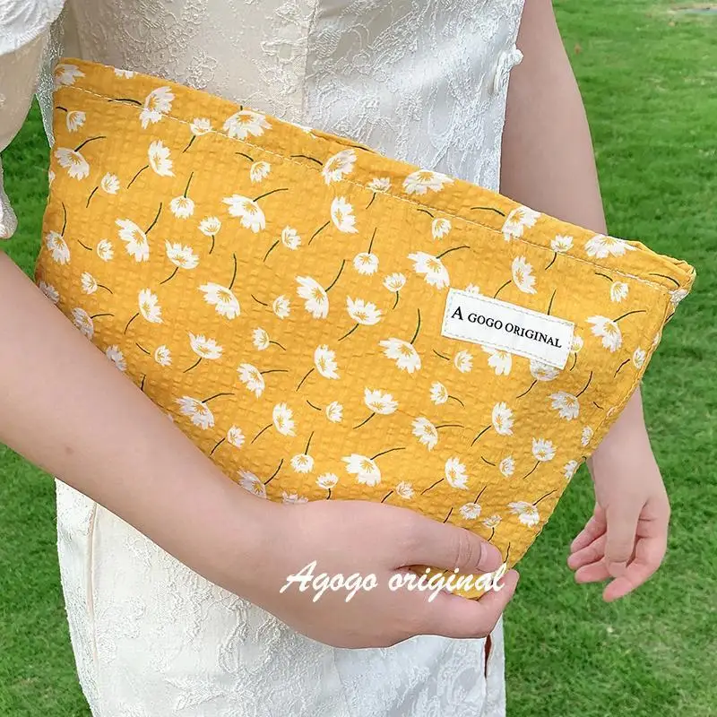 Ins Fresh-bolsas de maquillaje de lona Floral, bolsa de cosméticos de gran capacidad, organizador de viaje para el cuidado de la piel, bolsa de lavado, bolsa de maquillaje