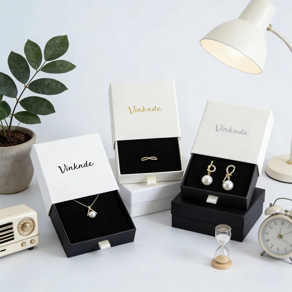 

Custom Logo Cardboard Slide Drawer Box for Jewelry Packaging Sponge Liner for Necklace Rings Earrings Wedding Gift Dust Boxes