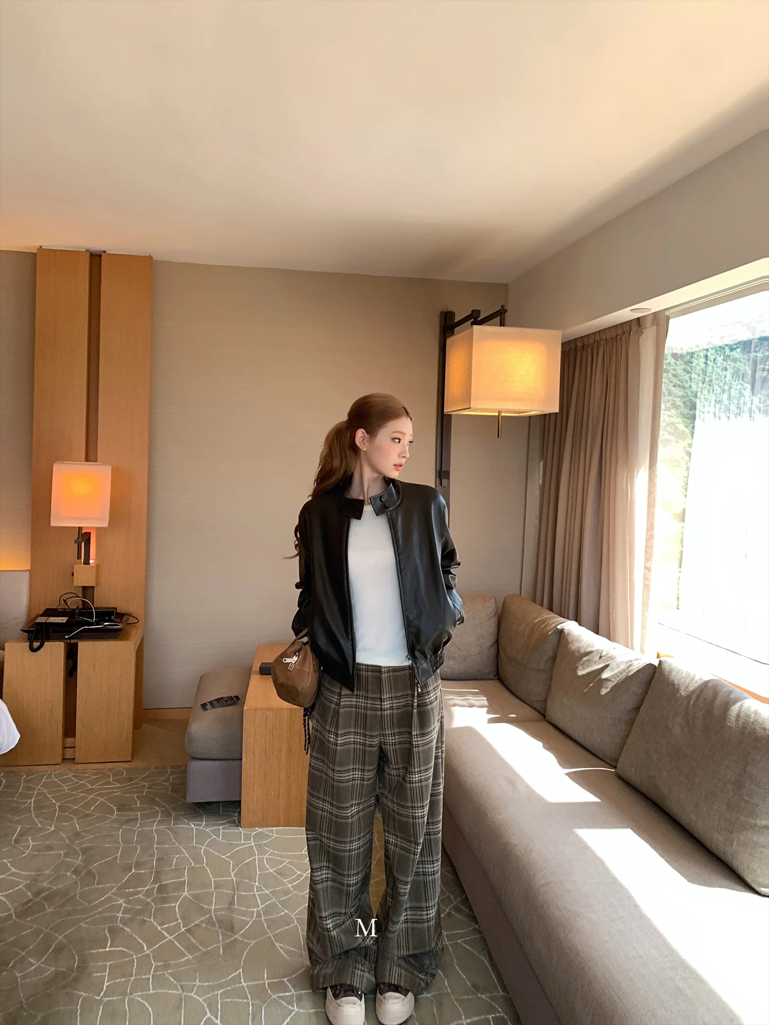 

ChenMiFan k Tide Bla Stand Collar ort PU Leather Jaet Women's Motorcycle Vintage Jaet Commute Sle Long Sve