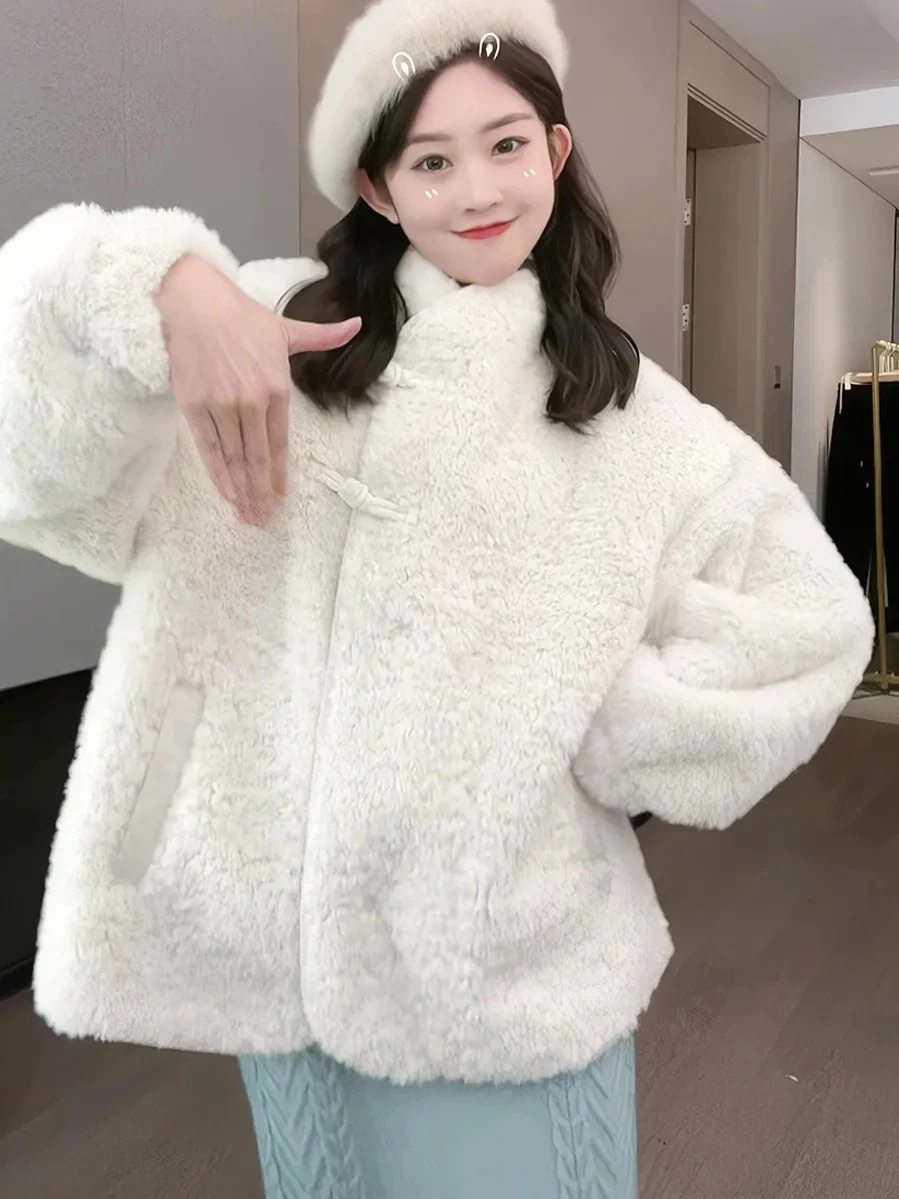 

Pan Buttoned Lamb Fur Coat For Autumn And Winter 2025 New Hong Kong Style Retro Cute Small Coat For Women