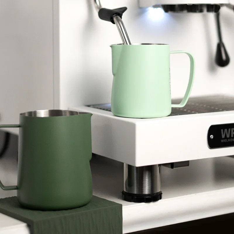 Airflow latte tank, pointed nozzle, round nozzle, stainless steel milk foam cup with graduated milking tank, coffee latte cup