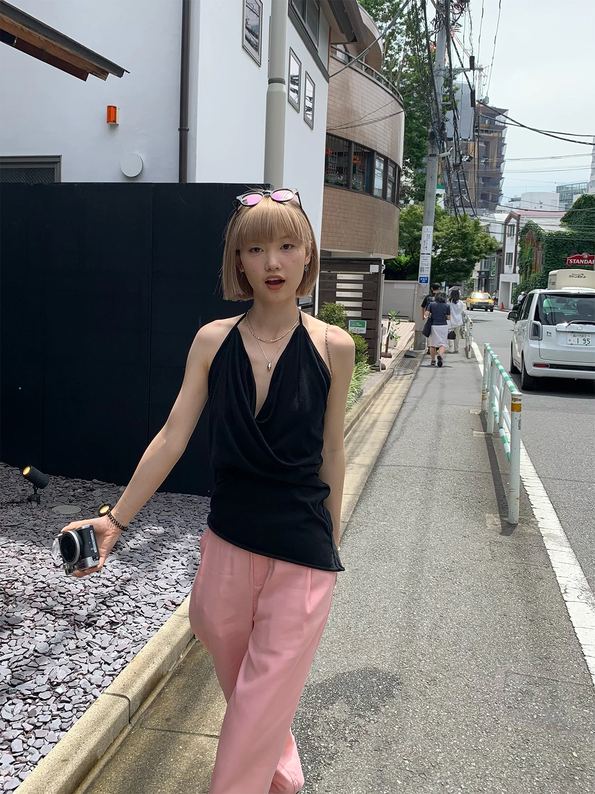 

Повседневный топ-майка с V-образным вырезом для похудения, 100% хлопок, летний сезон, стандартная длина, модный дизайн