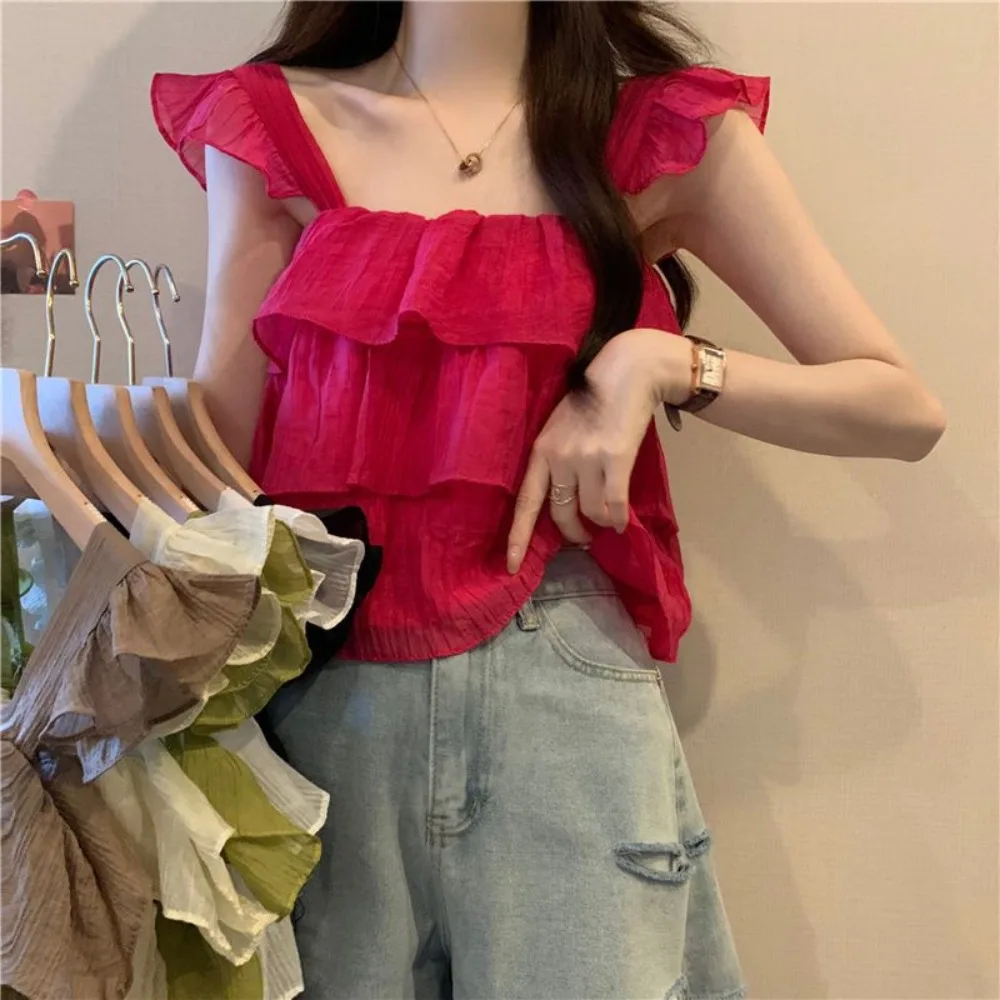 

Женский летний укороченный топ на бретельках