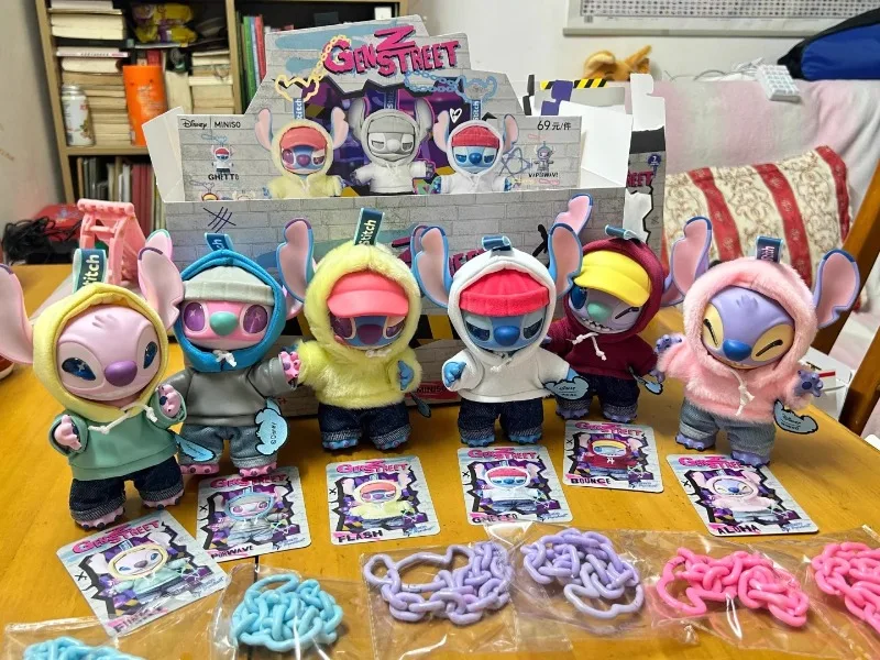 

Настоящая серия Miniso Stitch Street, плюшевая глухая коробка, переводчик, украшения, подарок на день рождения