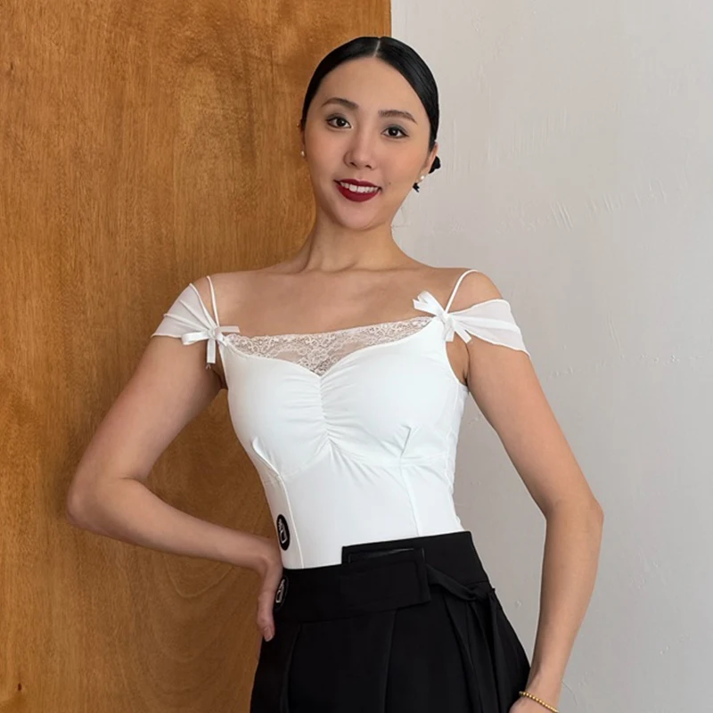 ฤดูร้อน Latin Dance Tops ผู้หญิงห้องบอลรูมเต้นรําการฝึกอบรมเสื้อผ้าสีแดงสีดําสีขาวลูกไม้ Onesie Rumba Salsa Dance L15973
