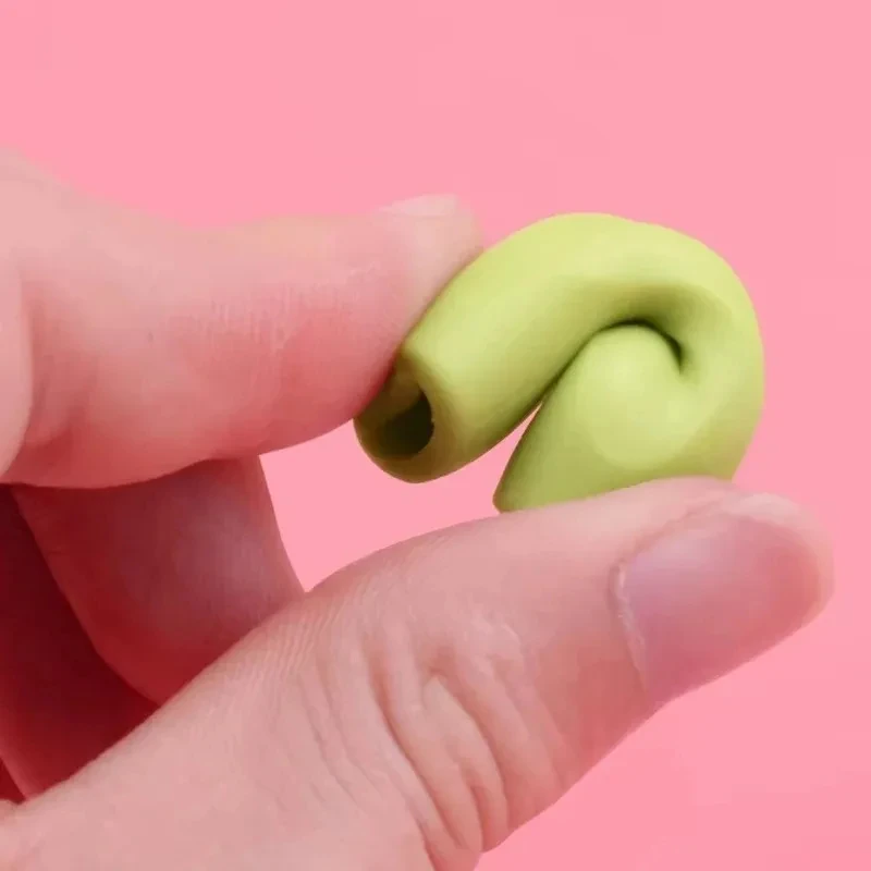 5pcs Ergonomic Pen Holder Corrector Set Adjustable Grip and Posture Correction for Beginners, Made of Durable Plastic