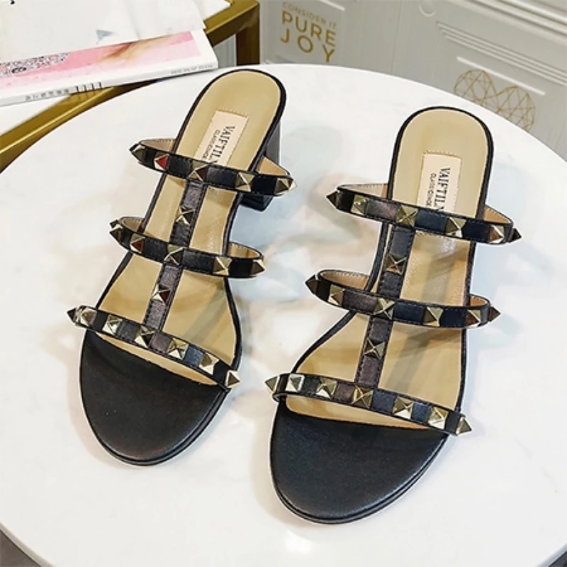 023Spring/Summer Sexy Open Toe Riveted Sandals Pumps Fashion Genuine Leather Buckle Straps Women\'s Outdoor Slippers Thick Heels