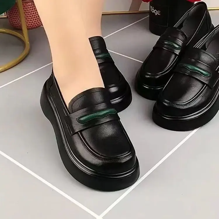 

Женские удобные туфли-балетки с глубоким вырезом, весна 2025, модные повседневные, из блестящей искусственной кожи, в британском стиле