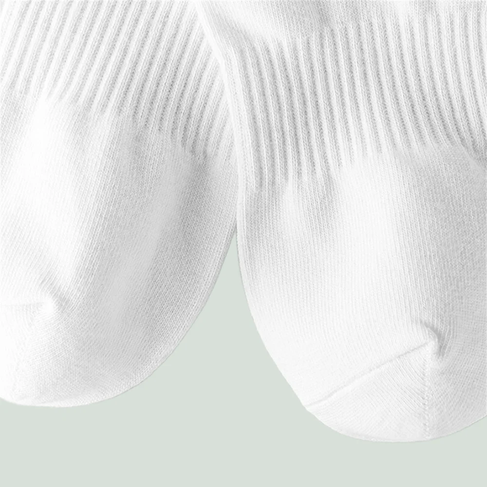 4/8 Pairs 2024 Soft Breathable Male Boat Socks Business Men Fashiom Cotton Causel Socks New High Quality White Black Ankle Socks