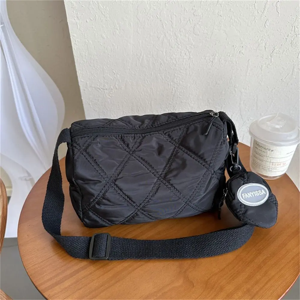 Moda damska Pikowane torby na ramię Puchowe bawełniane wyściełane torebki Puffy Messenger Bag Casual Solid Color Torby dojazdy do pracy Torba na