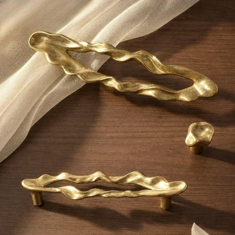 Light Luxury Brass Cabinet Door Handle Clothing Cabinet Furniture Rustic Style Retro Creative Curly Drawer Door Handle