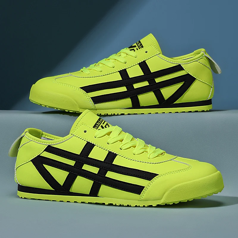 

New Men's Outdoor Sports Canvas Shoes – Lightweight & Comfortable Design with Thick Sole for Cushioning & Support. Ideal for Hik