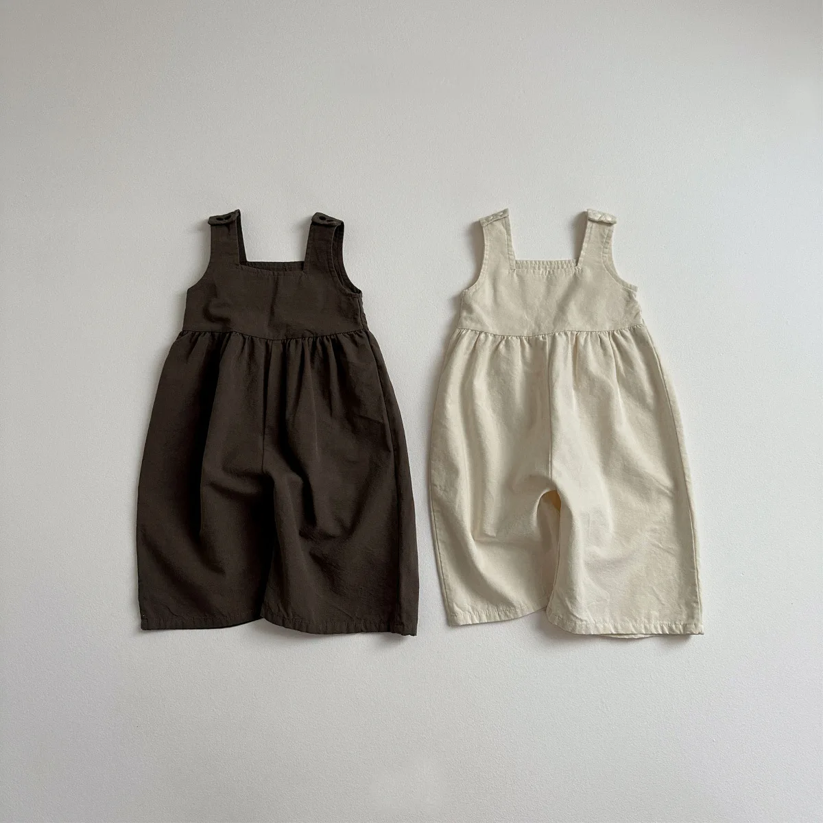 

2025 Spring New Baby Loose Overalls Solid Boys Wide Leg Pants Infant Girls Casual Pants Cotton Kids Versatile Strap Trousers